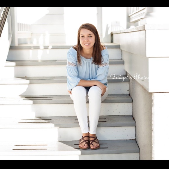 Meet your Posher, Allie - Picture 1 of 1